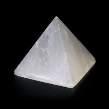 Pyramide de sélénite
